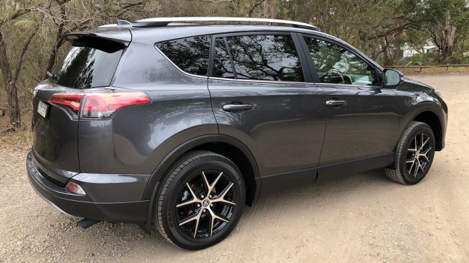 2018 toyota rav4 side profile