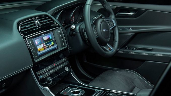 2018 jaguar xe s interior