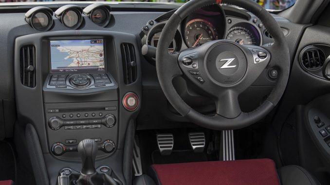 2018 nissan 370z nismo interior