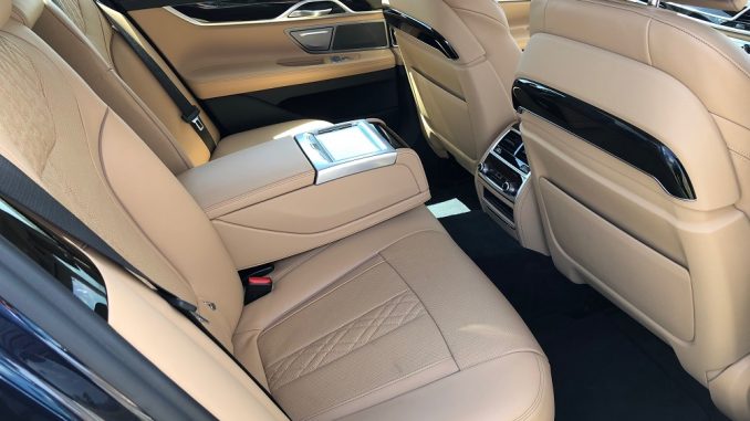 2018 bmw 740i rear seat