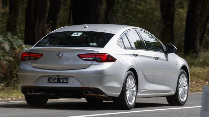 2018 holden commodore rear