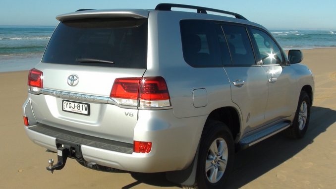 2018 toyota landcruiser gxl rear