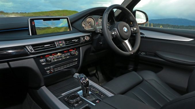 2018 BMW X5 interior dashboard