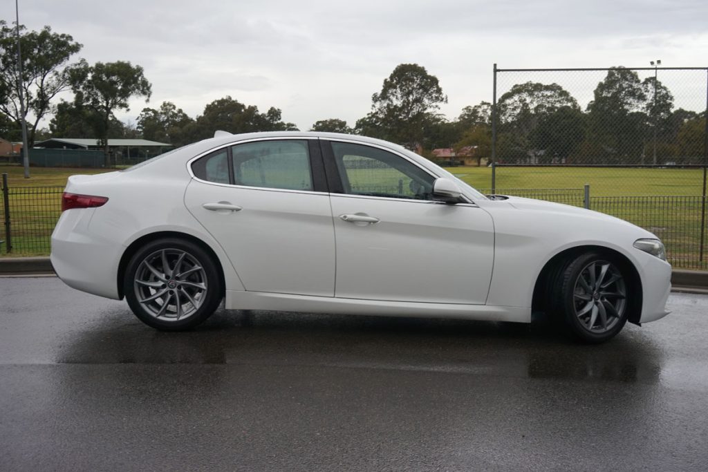 2018 Alfa Romeo Giulia side