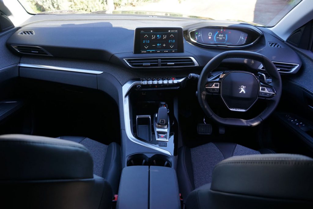 2018 Peugeot 5008 Allure interior