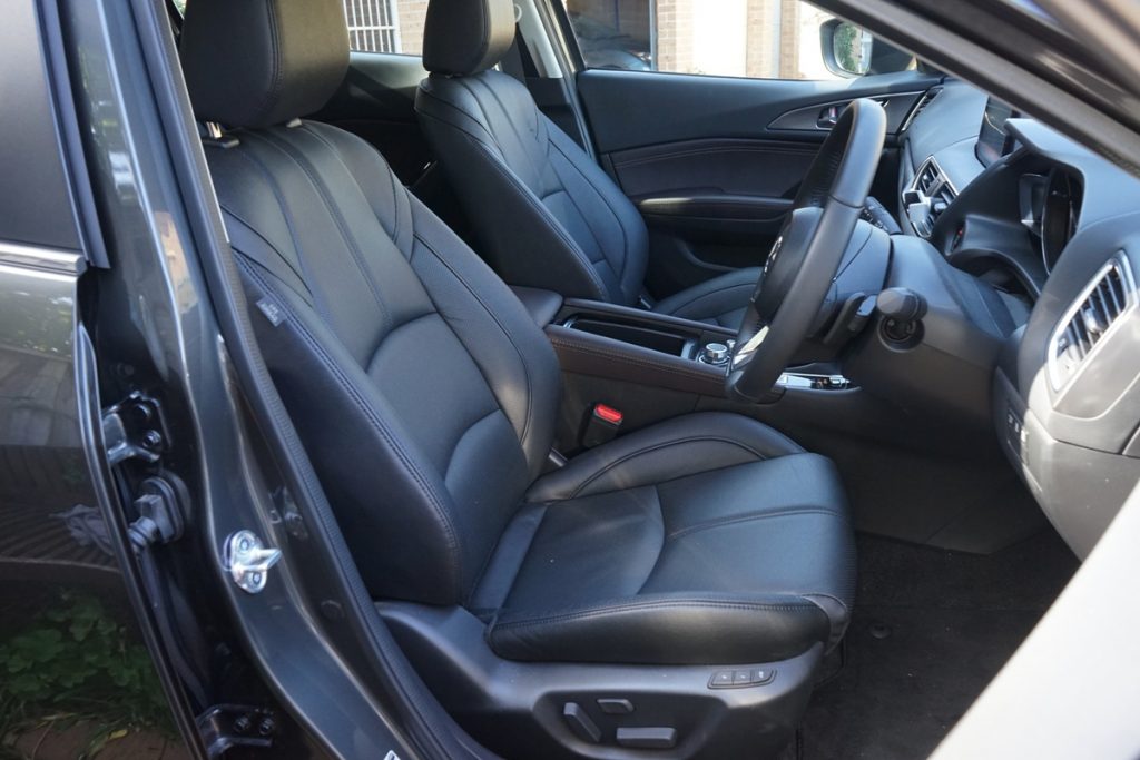 2018 Mazda3 SP25 Astina seats