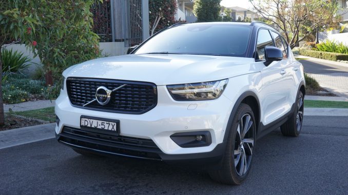 2018 Volvo XC40 front