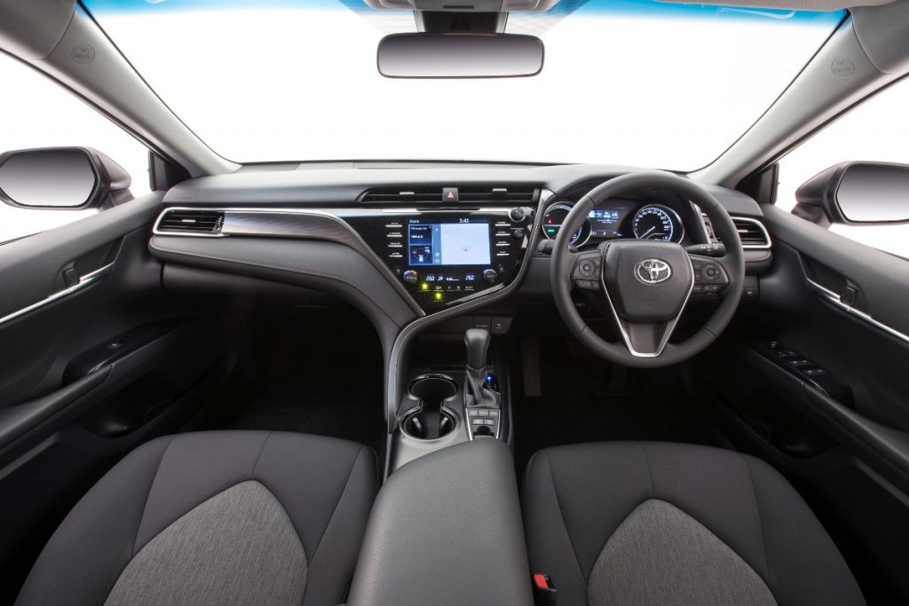 2018 Toyota Camry Hybrid interior