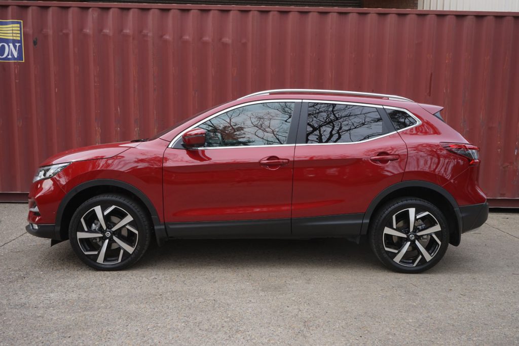 2018 Nissan QASHQAI Ti side