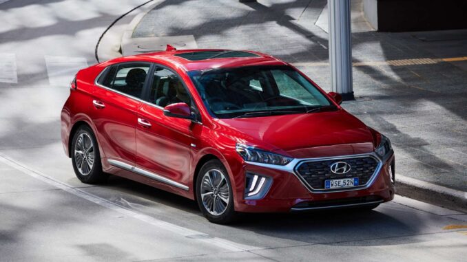 Hyundai Ioniq PHEV front qtr