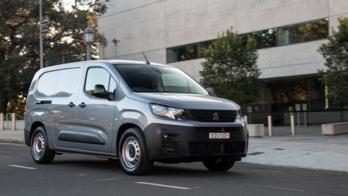Peugeot e-Partner delivery van driving
